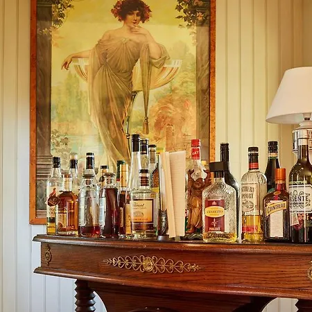 Hotel Les Pres D'ondine 3*