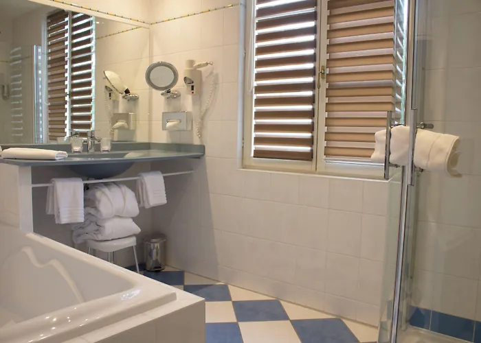 Les Pres D'ondine Hotel