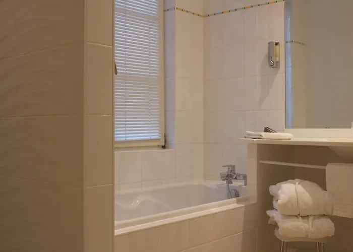 Hotel Les Pres D'ondine 3*